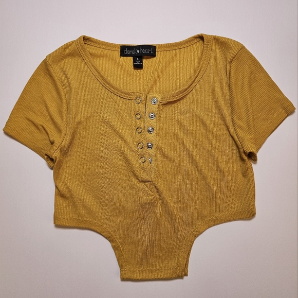 Derek Heart mustard yellow ribbed stretch knit short sleeve crop top size S US - Picture 2 of 4